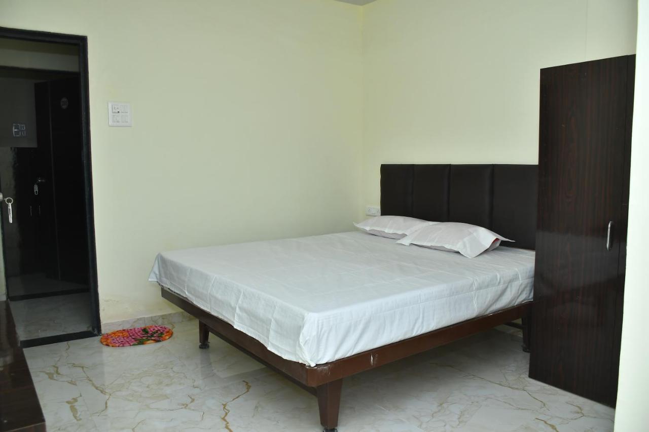 Hotel Kalika Residency Akalkot Exterior foto